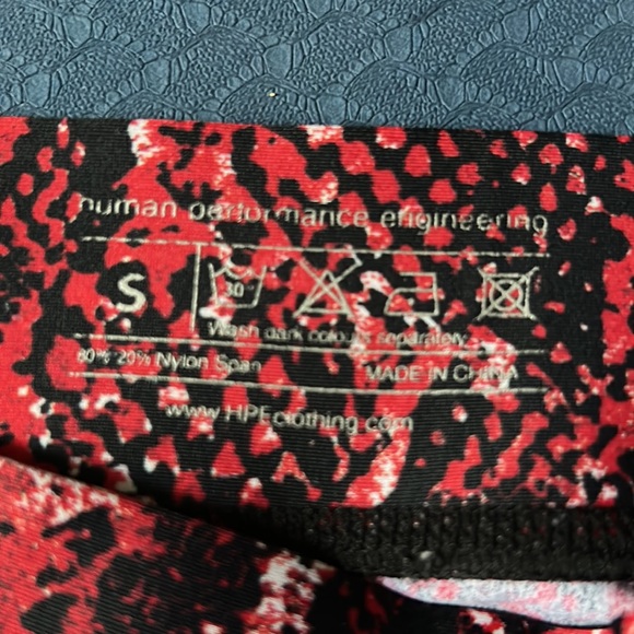 REDUCED!!Woman’s human performance engineering red snake skin leggings - Picture 4 of 5